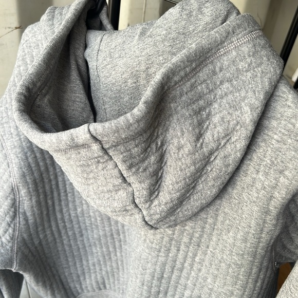 Aerie Cozy Gray Women's Sweater - Picture 4 of 4